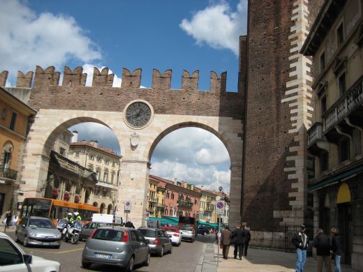 Indgangen til Veronas gamle bymidte.